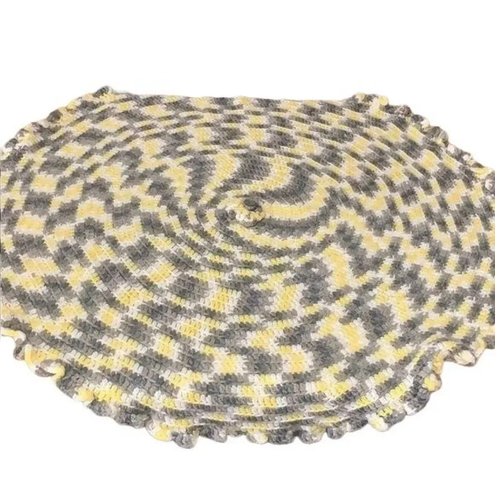 Handmade Knitted Crocheted Grey Yellow White Round lap baby‎ Blanket